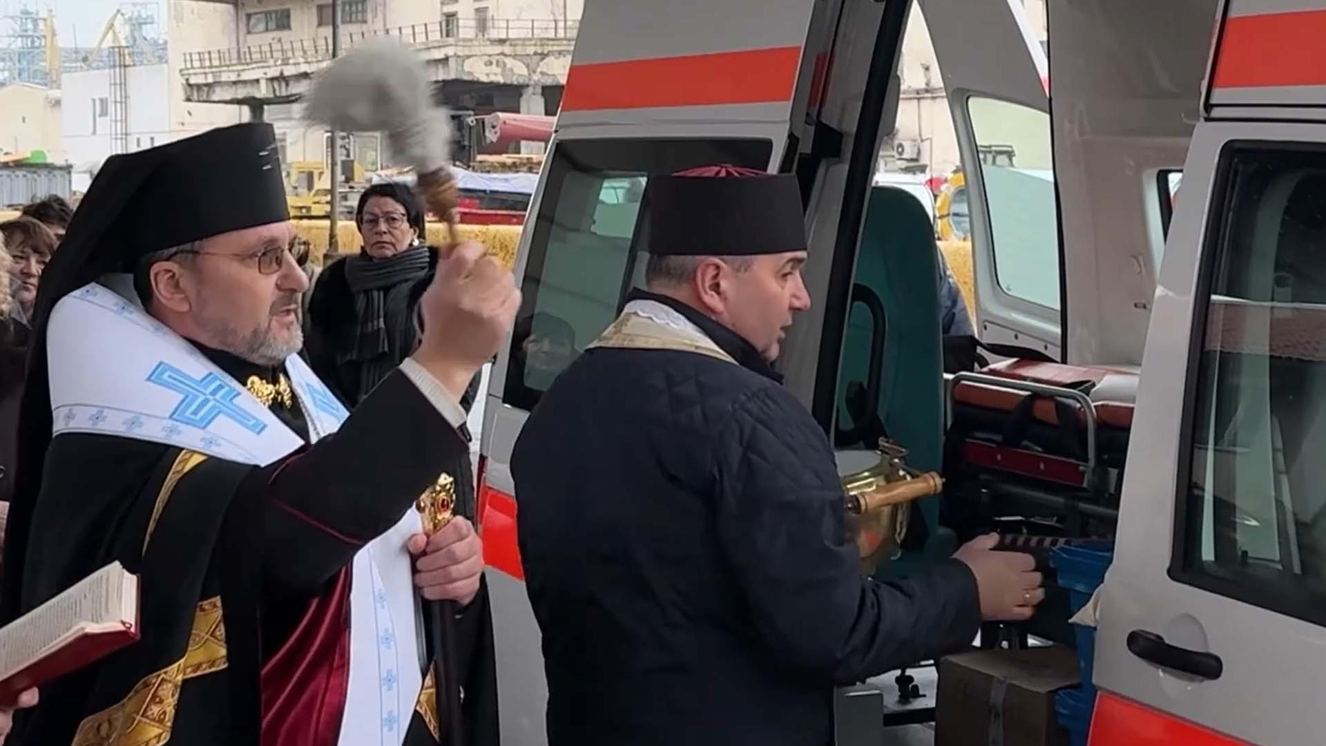 Морський апостолят УГКЦ передав карету швидкої допомоги у одеський порт