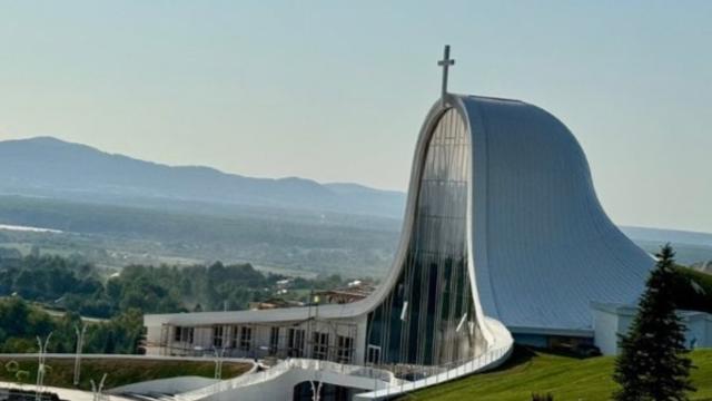  Онлайн-трансляція освячення храму бл. сщмч. Симеона Лукача у Старуні
