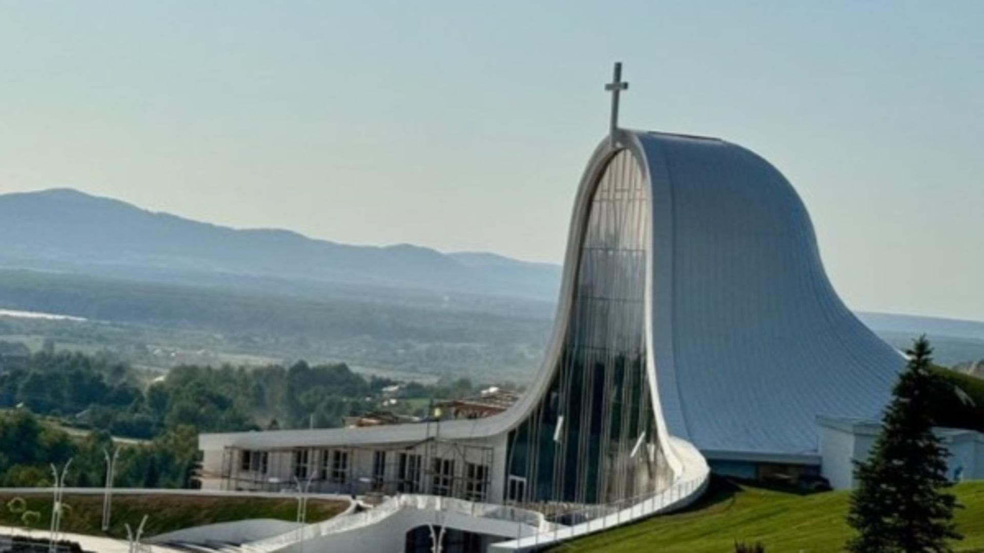  Онлайн-трансляція освячення храму бл. сщмч. Симеона Лукача у Старуні
