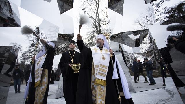 «Хрест Героїв»: Блаженніший Святослав освятив меморіал у Вишгороді