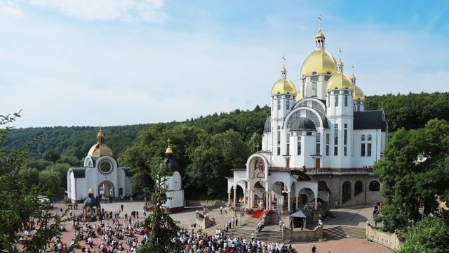 Божественна Літургія у Марійському духовному центрі Зарваниця