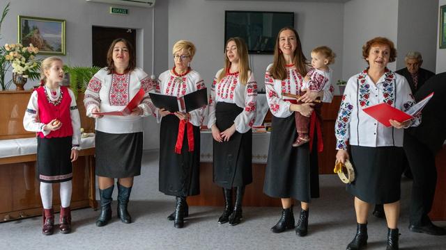Духовний спів як лік для душі: як хор допомагає пережити війну | Добра розмова
