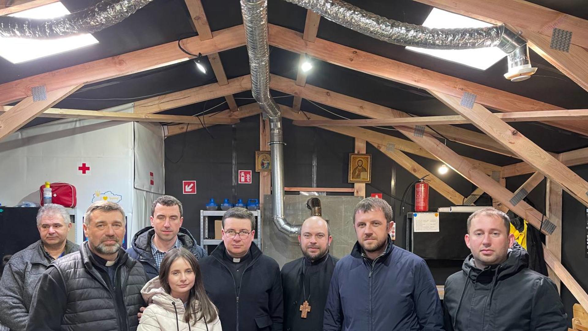 Патріарша фундація «Мудра Справа» роздала продуктові набори у селищі Макарів, що на Київщині