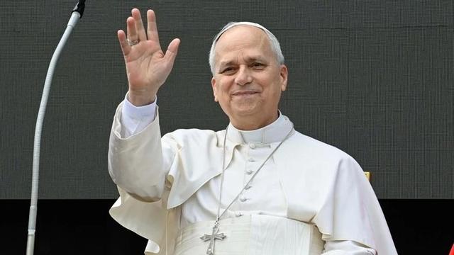 Папа Лев XIV молиться «Ангел Господній»