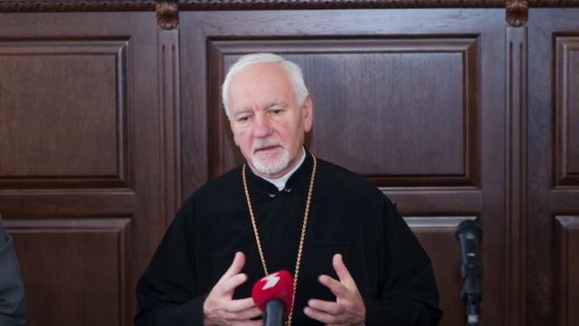 Митрополит Володимир Війтишин закликав у жовтні молитися на вервиці за мир в Україні 
