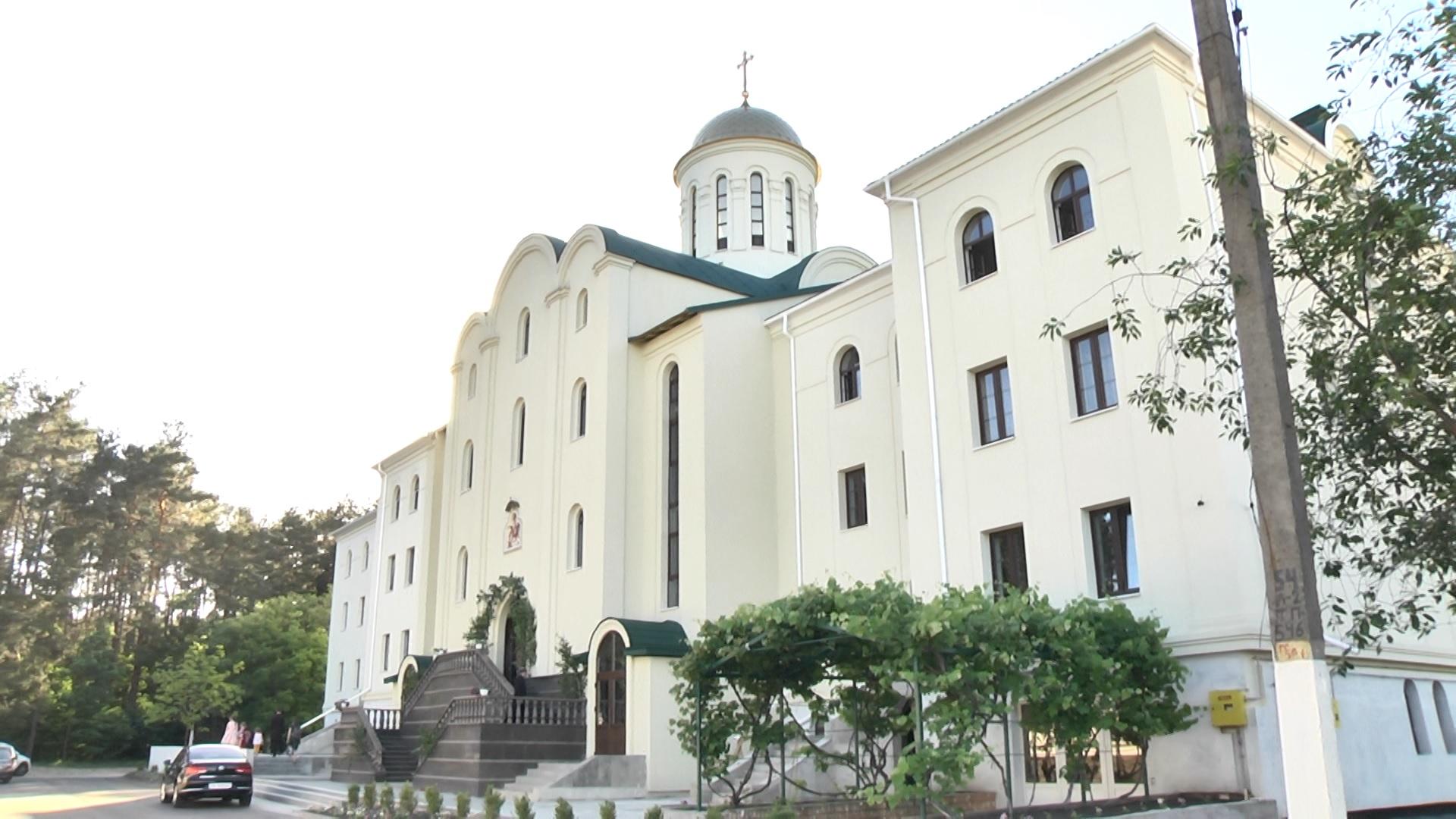 Вечірня у Київській Трьохсвятительській духовній семінарії