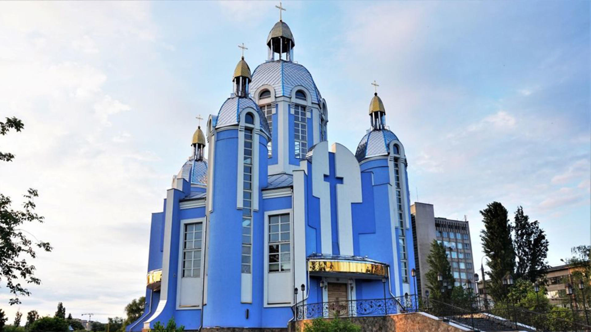 Архиєрейська Божественна Літургія у храмі Покрова Пресвятої Богородиці