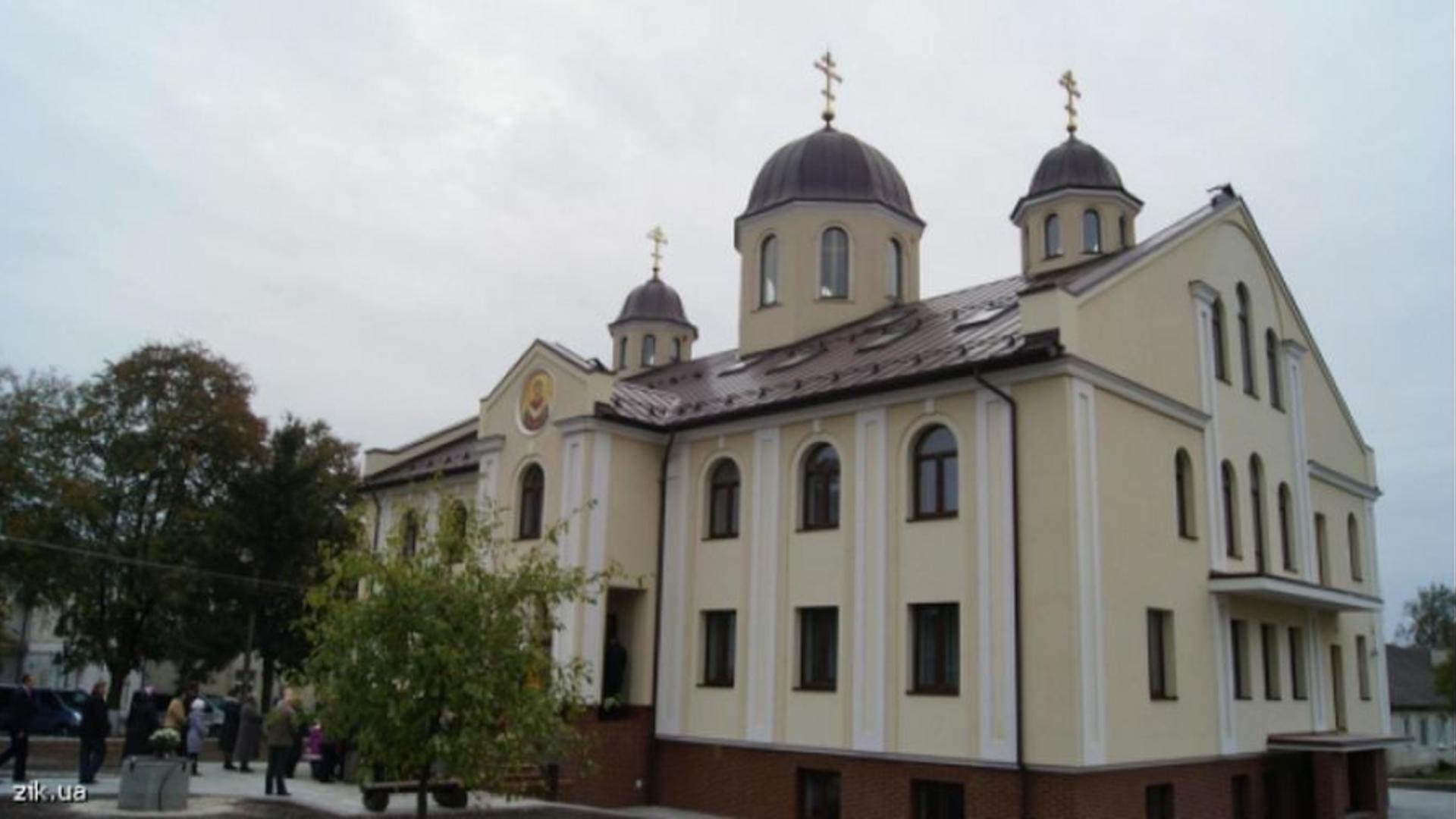 Покров Пресвятої Богородиці. Божественна Літургія онлайн у Яворівському монастирі УГКЦ 